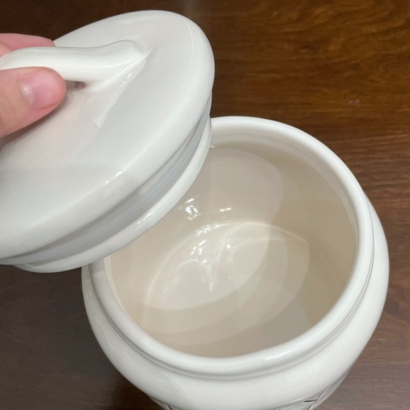 Rae Dunn Tasty canister with lid. - Picture 3 of 3